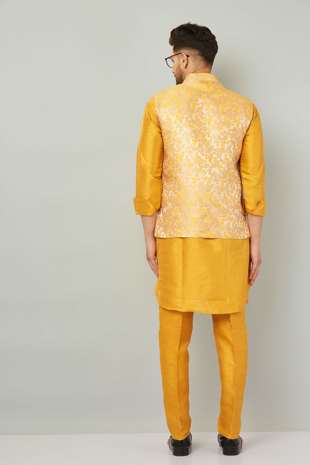 Men Jacquard Kurta Pant Ethnic Jacket Set