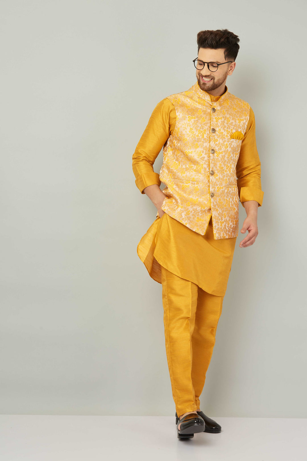 Men Jacquard Kurta Pant Ethnic Jacket Set