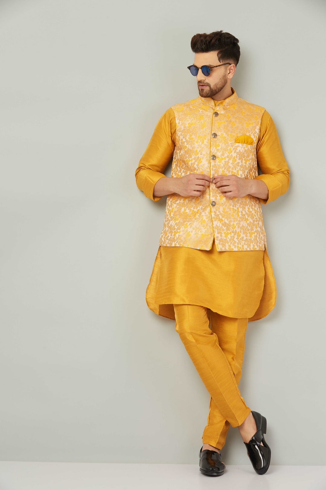 Men Jacquard Kurta Pant Ethnic Jacket Set