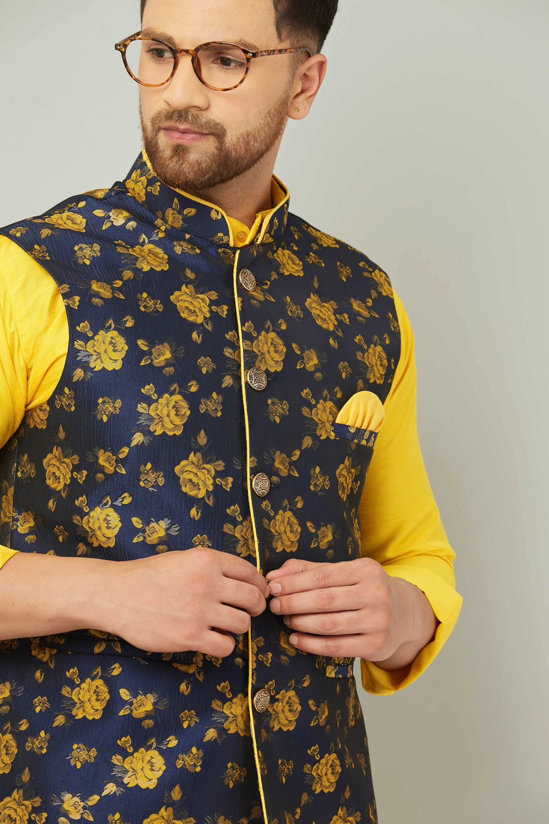 Men's Mandarin Collar Yellow Kurta With Trousers & Nehru Jacket Set.