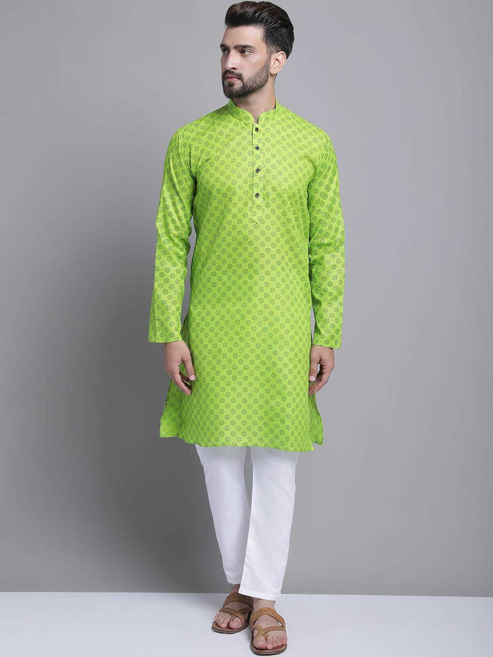 Men's Cotton Blend Regular Green Kurta With Pyjama.