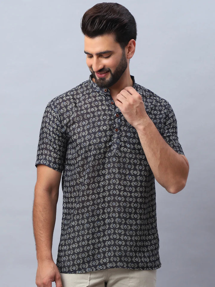 Black & White Printed Cotton Short Kurta for Men