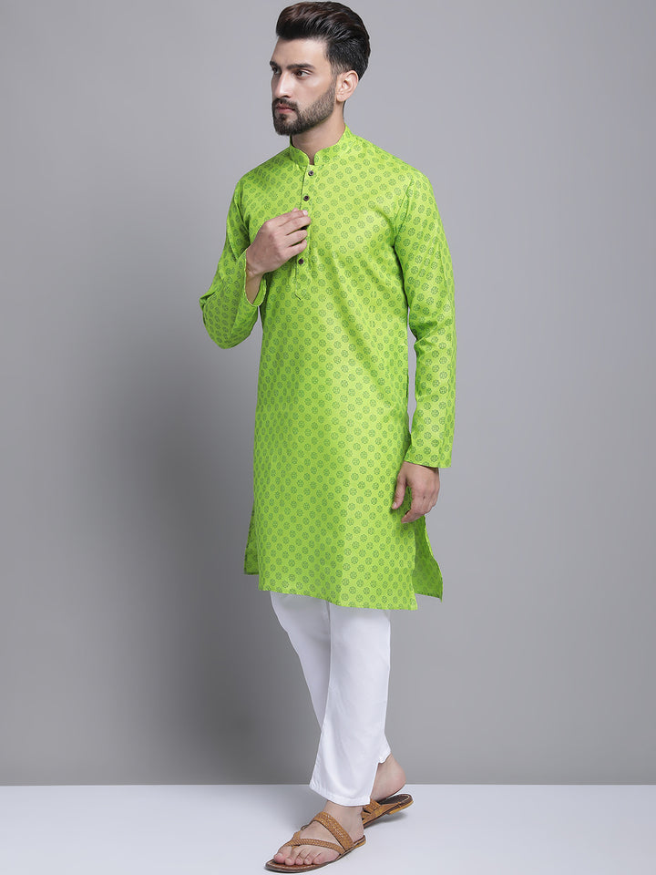 Men's Cotton Blend Regular Green Kurta With Pyjama.