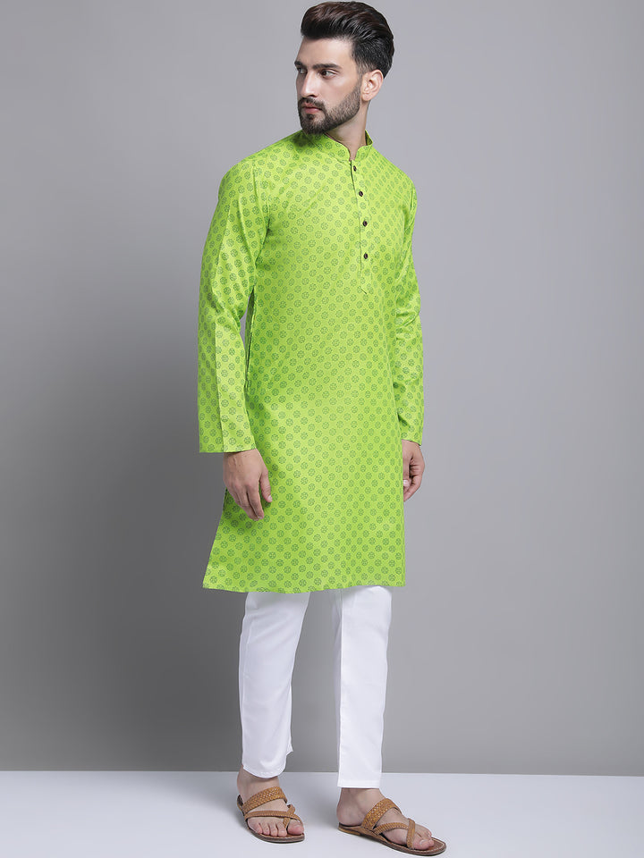 Men's Cotton Blend Regular Green Kurta With Pyjama.