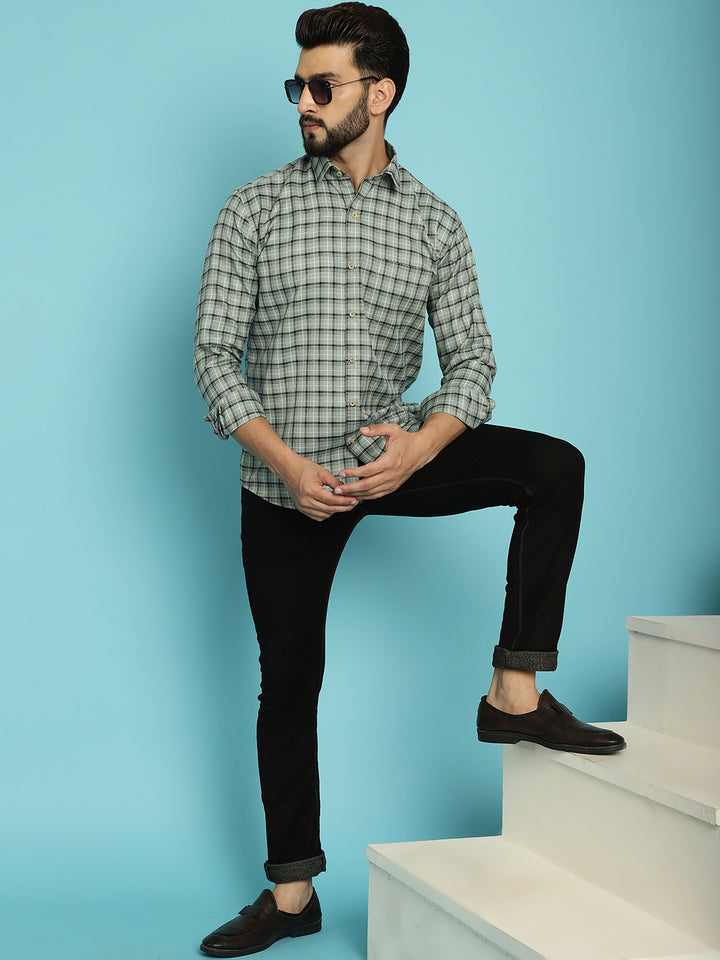 Nature-inspired Style Green Checked Shirt for Men – Elevate Your Wardrobe with Timeless Sophistication