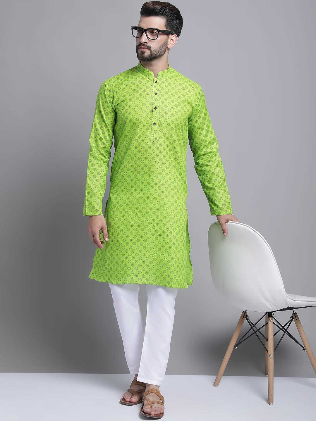 Men's Cotton Blend Regular Green Kurta With Pyjama.