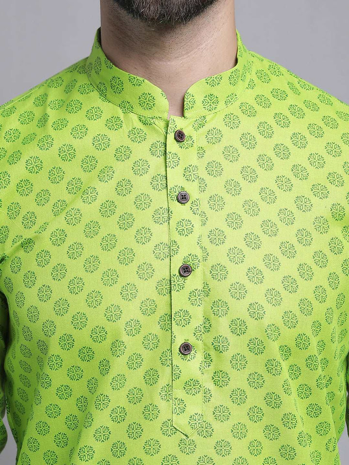 Men's Cotton Blend Regular Green Kurta With Pyjama.